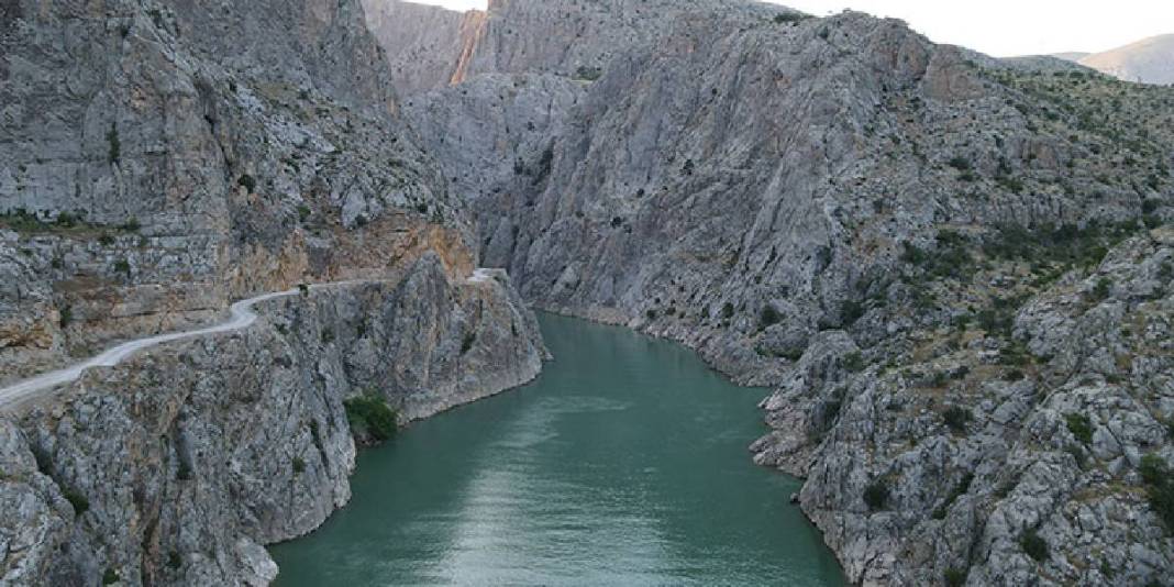 Erzincan’da saklı dev! Dünyanın ikinci en büyüğü ve Türkiye’de: Oluşumuyla adeta göz kamaştırıyor 2